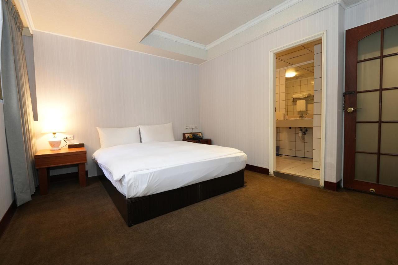 טאיפיי Meworld Hotel - Sanchong מראה חיצוני תמונה