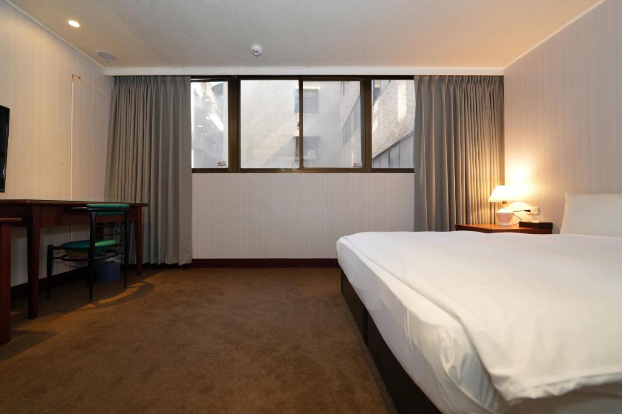 טאיפיי Meworld Hotel - Sanchong מראה חיצוני תמונה