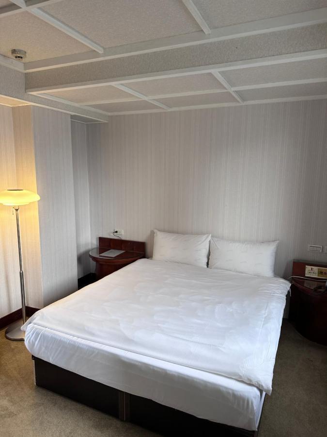 טאיפיי Meworld Hotel - Sanchong מראה חיצוני תמונה